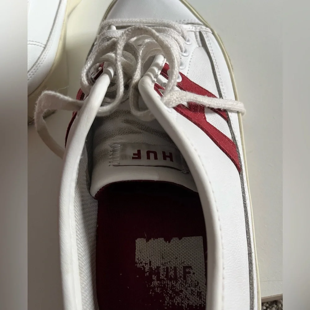 Men’s HUF Hupper 2 Lo sneaker in white with red 